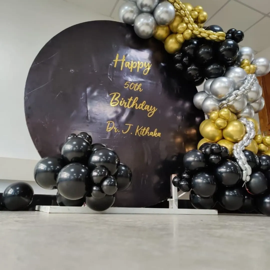Round Board Balloons Backdrop